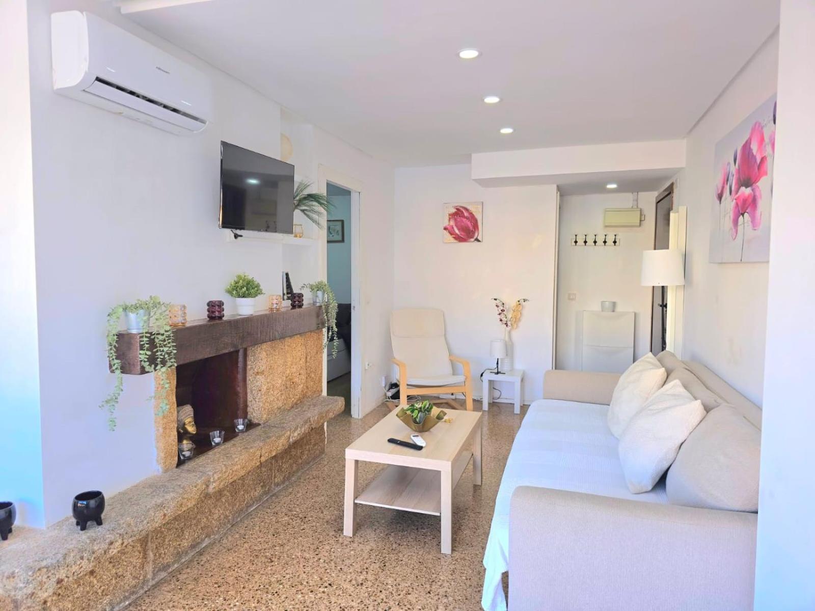 Nogalera Rainbow 2-Bedroom Apartment, Pool And Parking By Namaste Elite Torremolinos Exterior foto